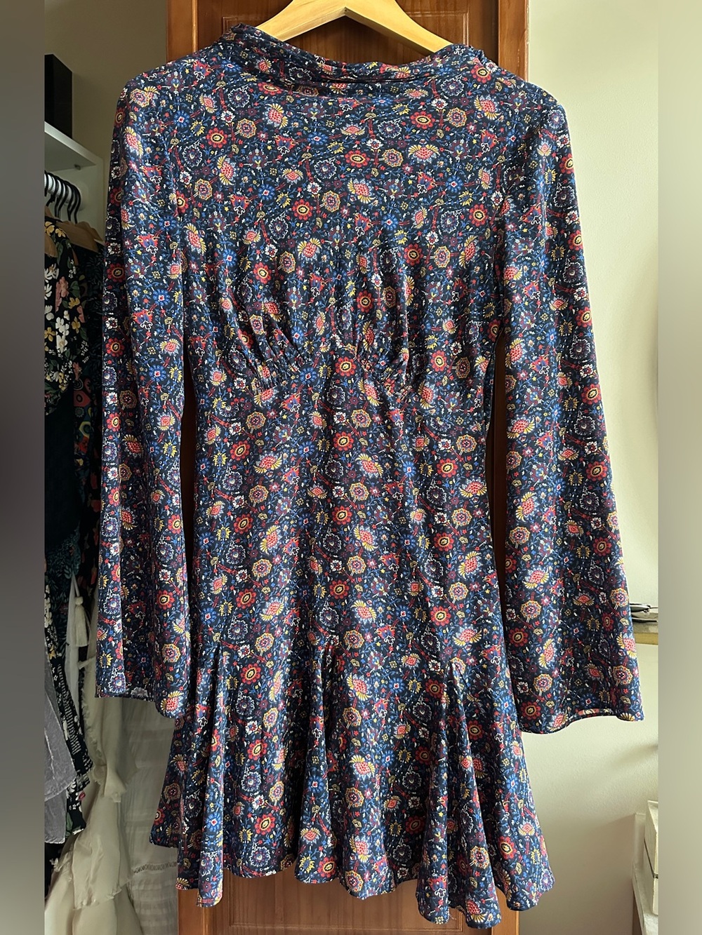 Doen 100% Silk Bell Sleeve Mini Dress in Navy Medallion Print XXS